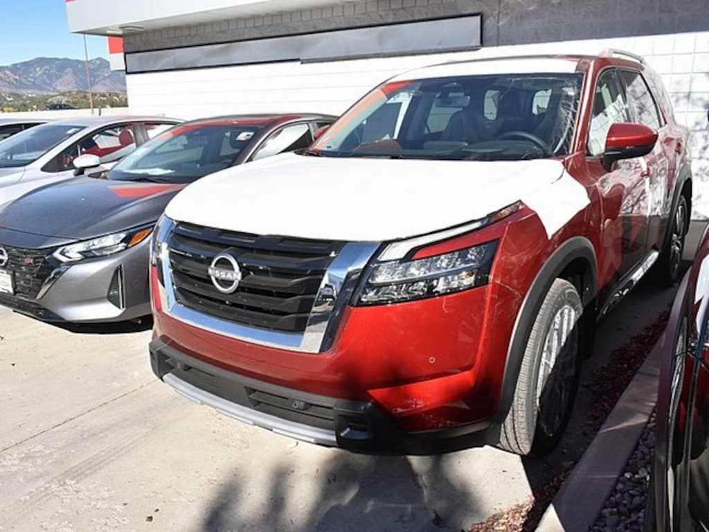 New 2025 Nissan Pathfinder Platinum SUV