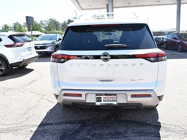 2025 Nissan Pathfinder SL photo 4