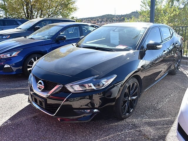 2017 Nissan Maxima SR photo 2