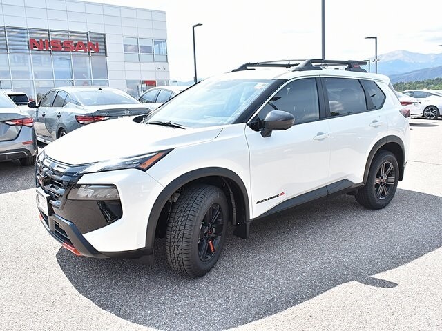 2026 Nissan Rogue SV photo 2