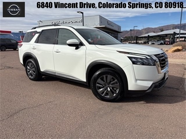 2024 Nissan Pathfinder SV