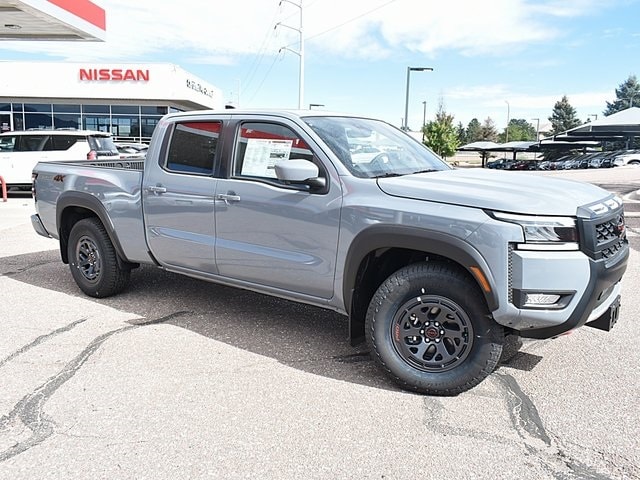 2025 Nissan Frontier PRO-4X's photo