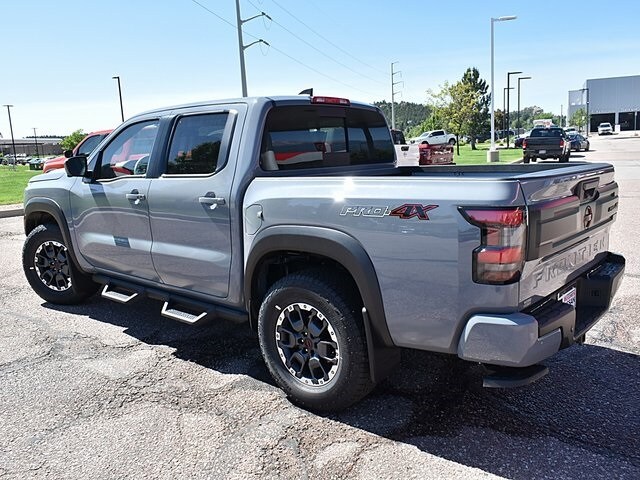 2025 Nissan Frontier PRO-4X photo 3