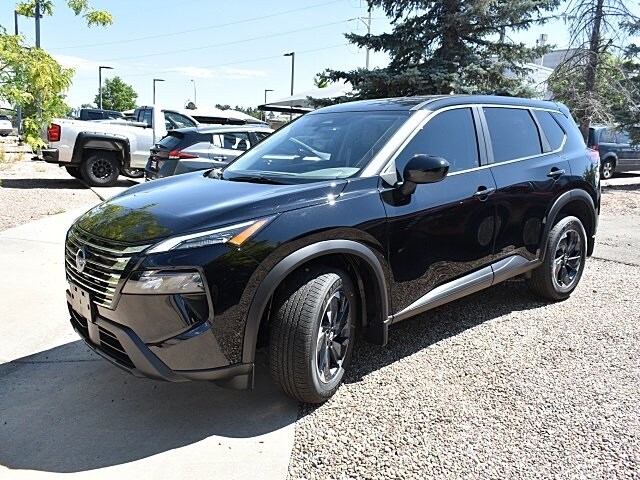 2025 Nissan Rogue SV photo 2