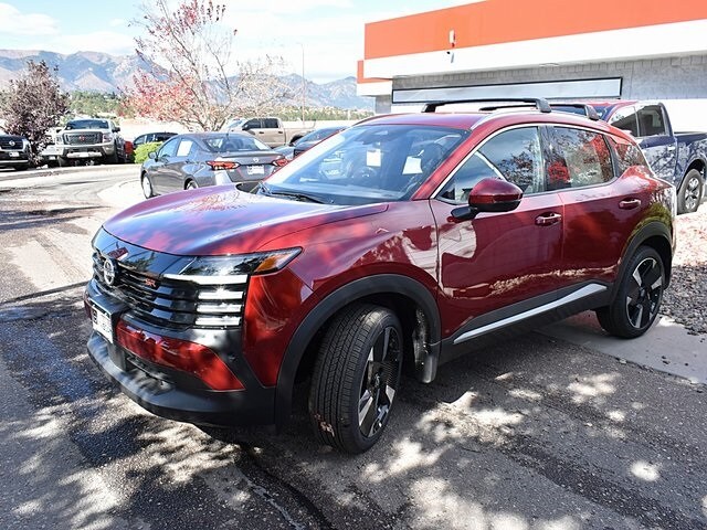 2025 Nissan Kicks SR photo 2