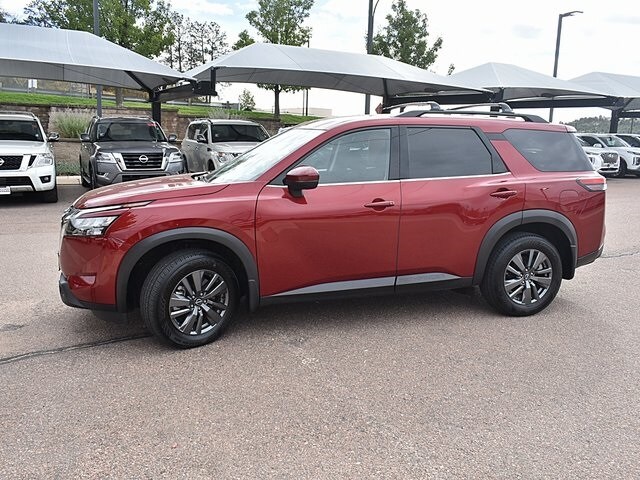 2024 Nissan Pathfinder SV photo 4