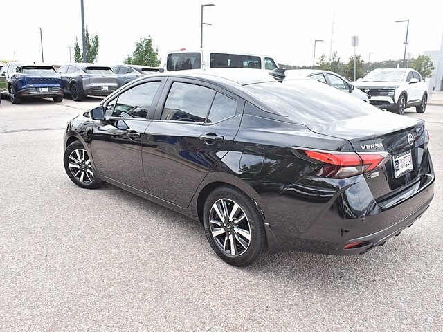 2025 Nissan Versa 1.6 SV photo 2