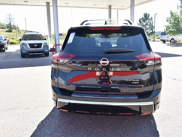 2026 Nissan Rogue Platinum photo 4