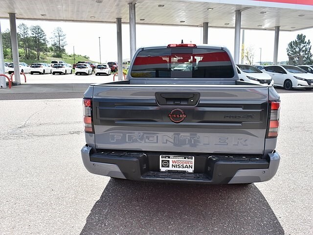 2025 Nissan Frontier PRO-4X photo 4