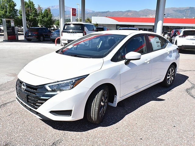 2025 Nissan Versa 1.6 SV photo 3