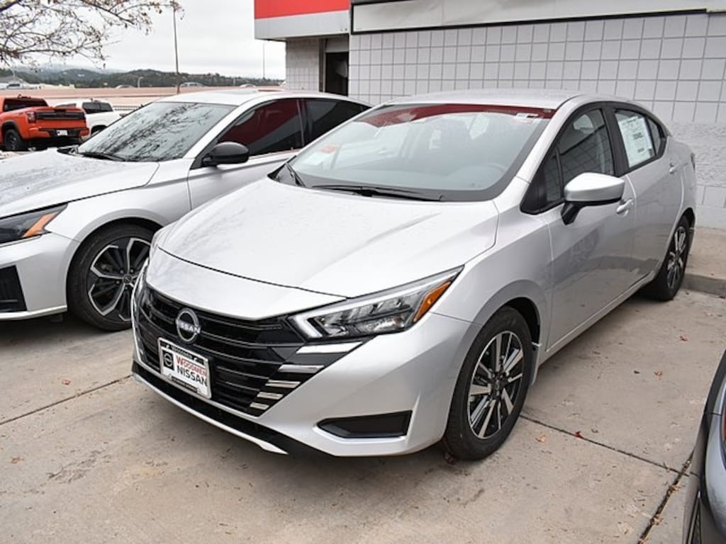 New 2025 Nissan Versa 1.6 SV Sedan