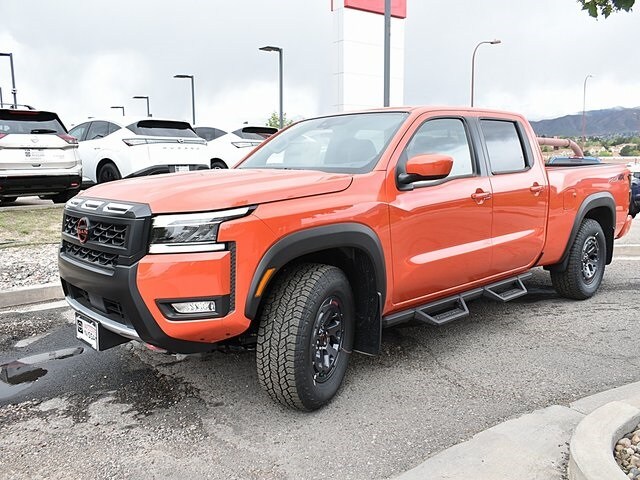 2025 Nissan Frontier PRO-4X photo 2
