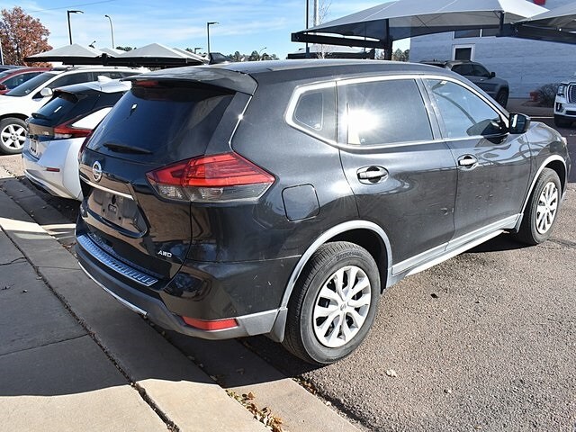 2017 Nissan Rogue S photo 2
