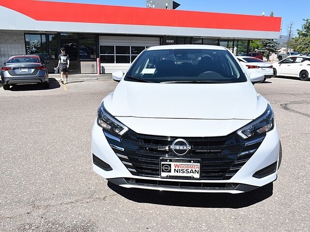 2025 Nissan Versa 1.6 SV photo 2