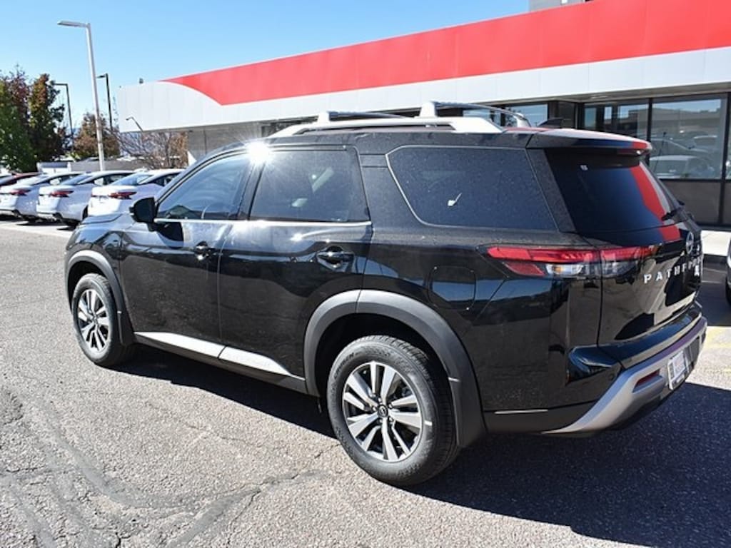 New 2025 Nissan Pathfinder SL SUV