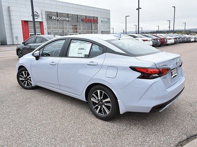 2025 Nissan Versa 1.6 SV photo 4