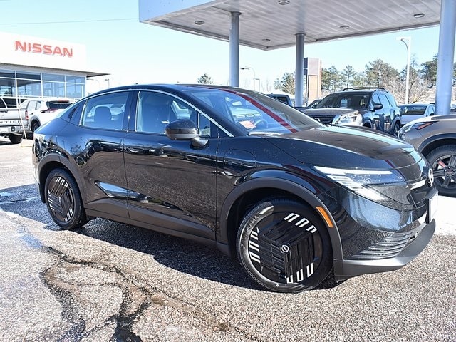 2025 Nissan Pathfinder SV's photo