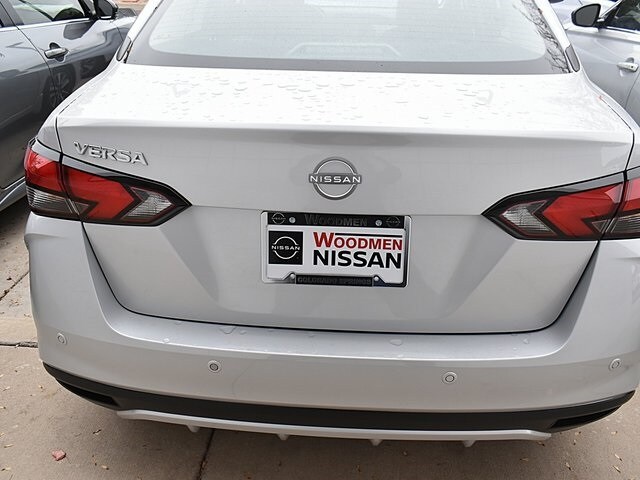 2025 Nissan Versa 1.6 SV photo 4