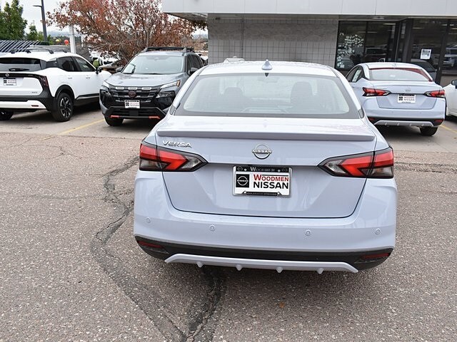 2025 Nissan Versa 1.6 SV photo 4