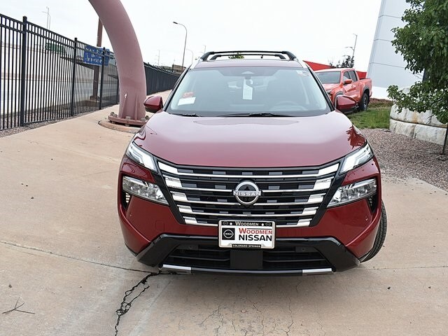 2026 Nissan Rogue Platinum photo 2