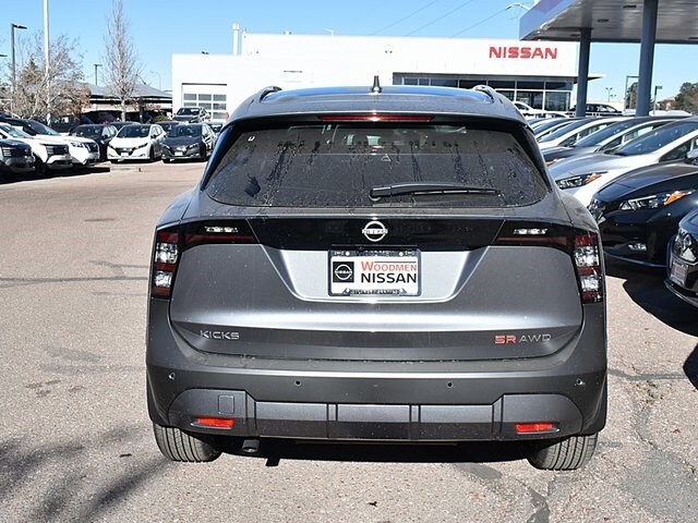 2025 Nissan Kicks SR photo 4