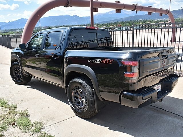 2025 Nissan Frontier PRO-4X photo 3