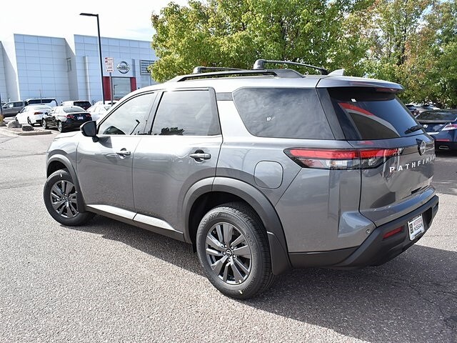 2025 Nissan Pathfinder SV photo 3
