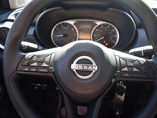 2025 Nissan Versa 1.6 S photo 4