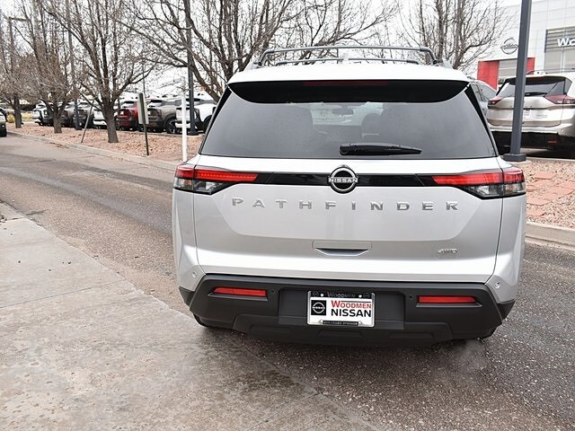 2025 Nissan Pathfinder SV photo 4