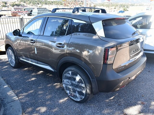 2026 Nissan Kicks SR photo 2