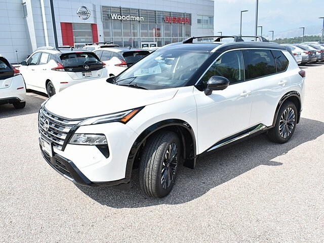 2025 Nissan Rogue AWD Platinum photo 2