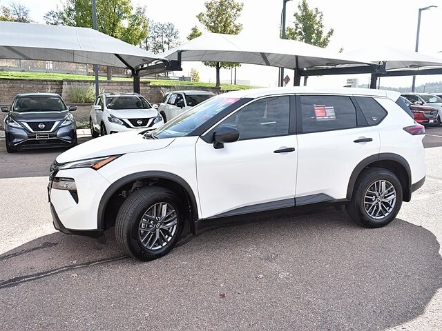 2024 Nissan Rogue S photo 3