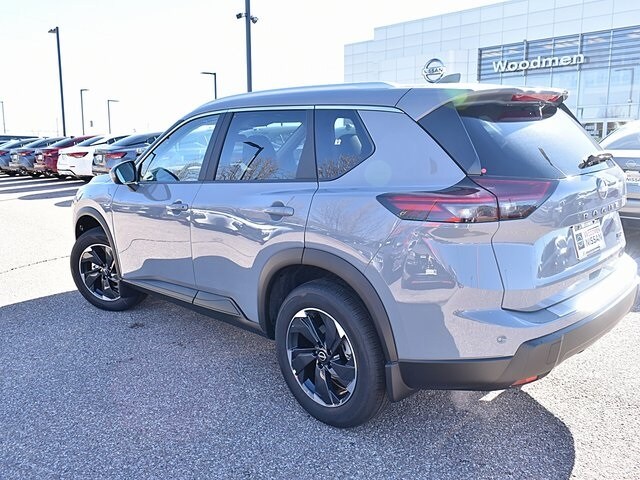 2026 Nissan Rogue SV photo 4