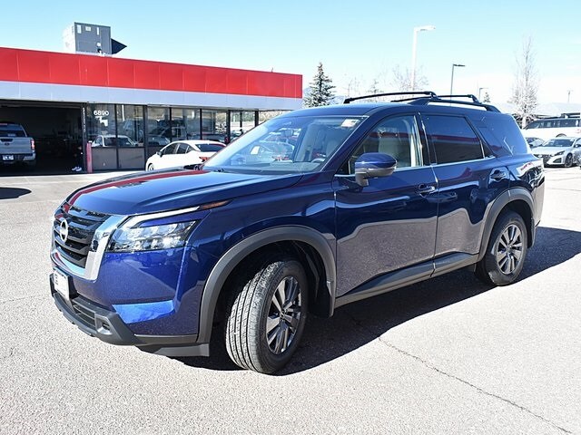 2025 Nissan Pathfinder SV photo 3