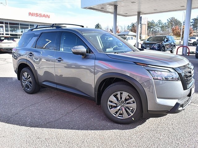2025 Nissan Pathfinder SV's photo