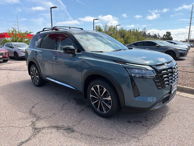 2026 Nissan Pathfinder Platinum 4WD's photo