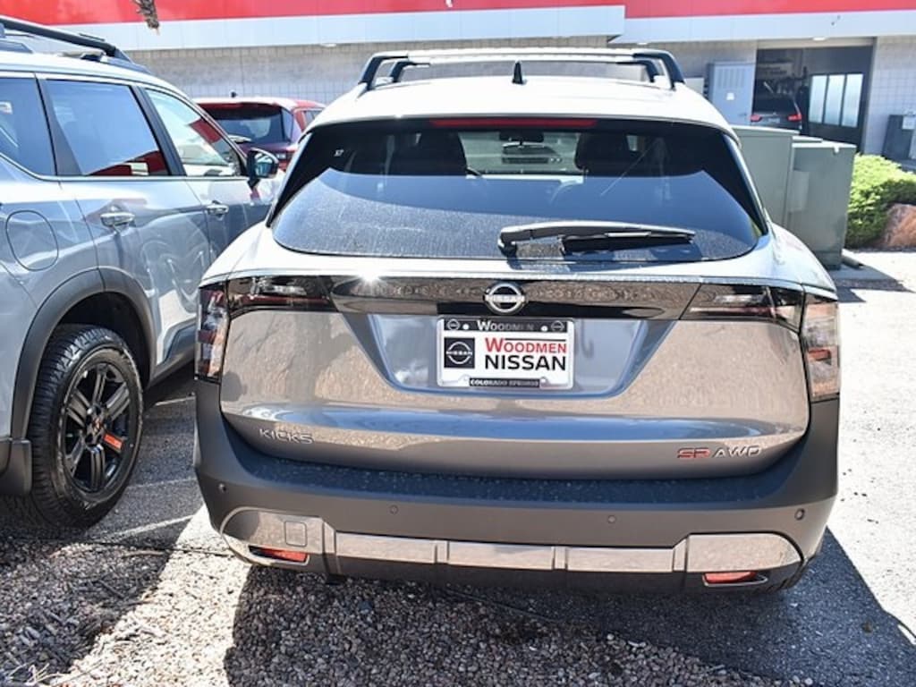 New 2026 Nissan Kicks SR SUV