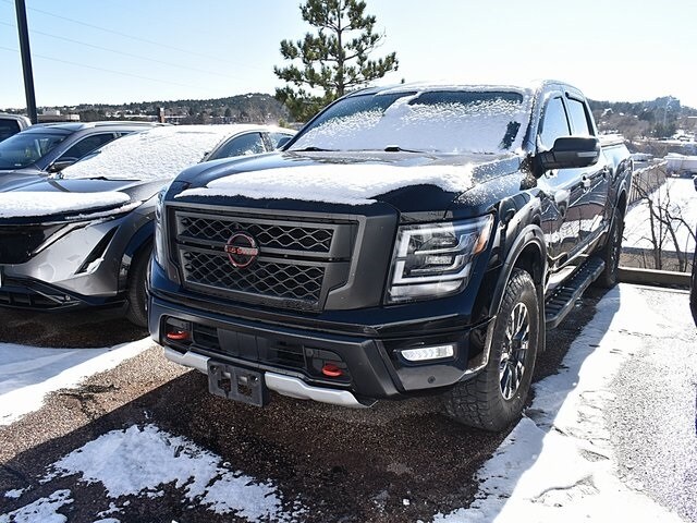 2023 Nissan Titan PRO-4X photo 2