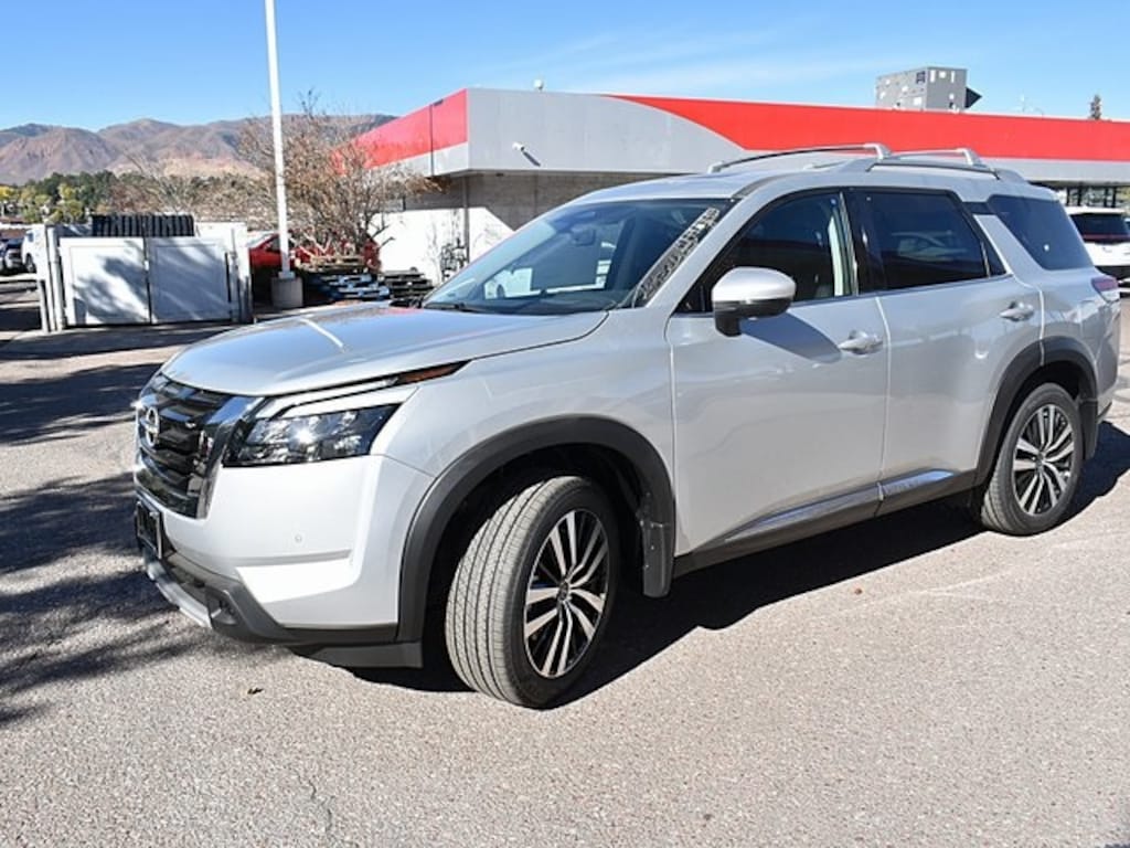 New 2025 Nissan Pathfinder Platinum SUV