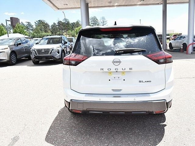 2025 Nissan Rogue SL photo 4