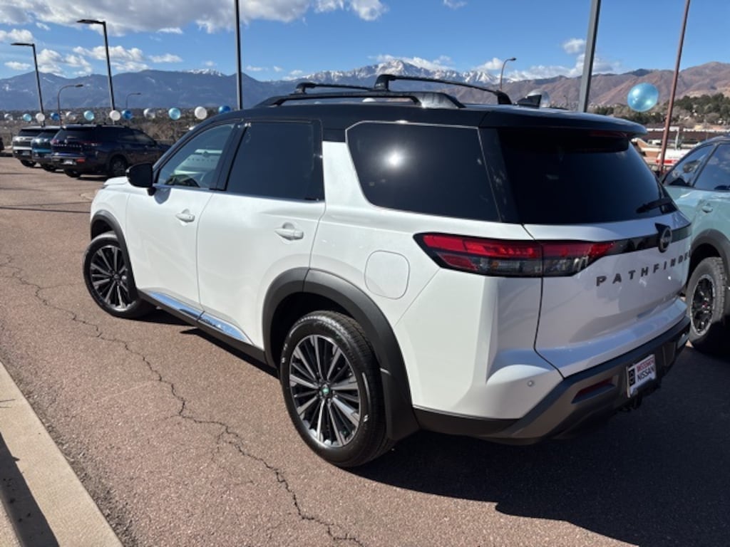New 2026 Nissan Pathfinder Platinum SUV