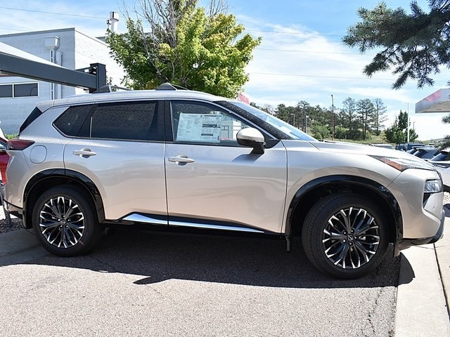 2026 Nissan Rogue Platinum's photo