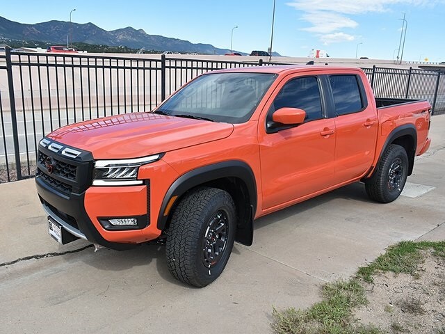 2025 Nissan Frontier PRO-4X photo 3