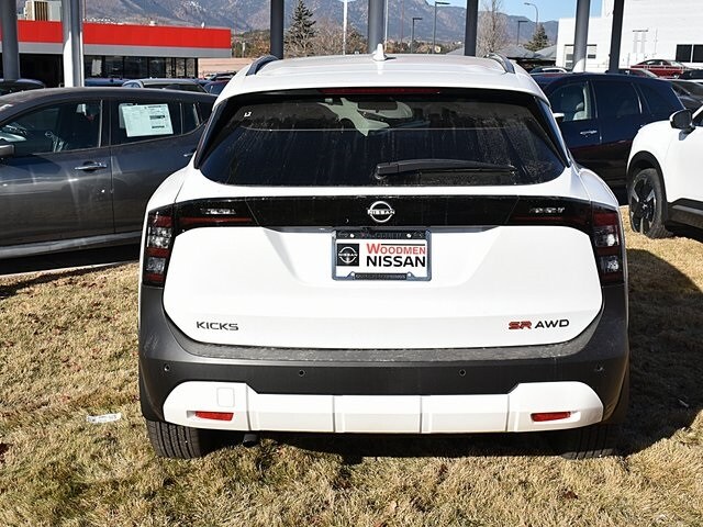 2025 Nissan Kicks SR photo 4