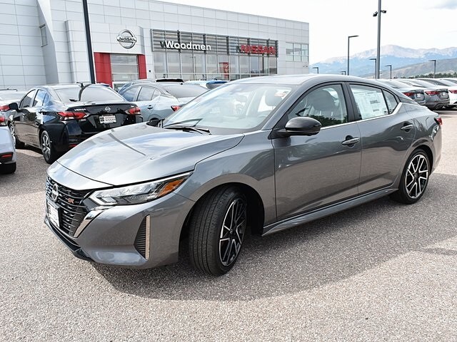 2025 Nissan Sentra SR photo 2
