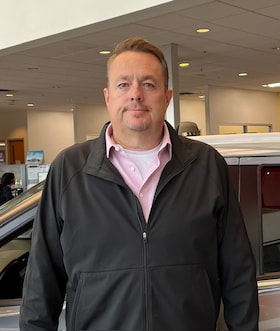 Staff member RUSTY LEMMON from ID_93c02fbb88e7