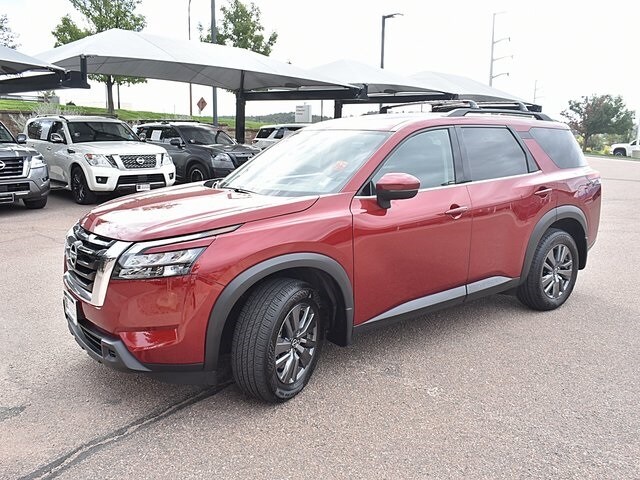 2024 Nissan Pathfinder SV photo 3