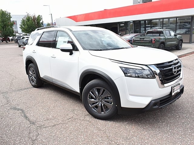 2025 Nissan Pathfinder SV's photo