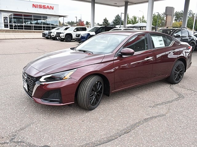 2025 Nissan Altima SV photo 3