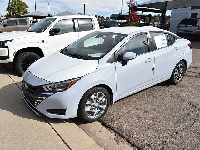 2025 Nissan Versa 1.6 SV photo 2